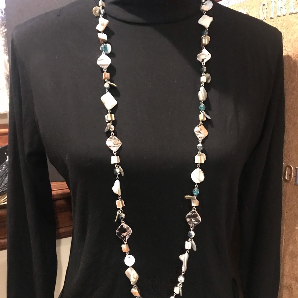 Lia Sophia seashell necklace